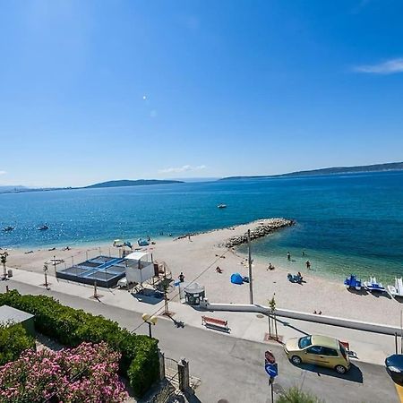 Stunning Beachfront Apartment With Roof Terrace Kaštela Esterno foto